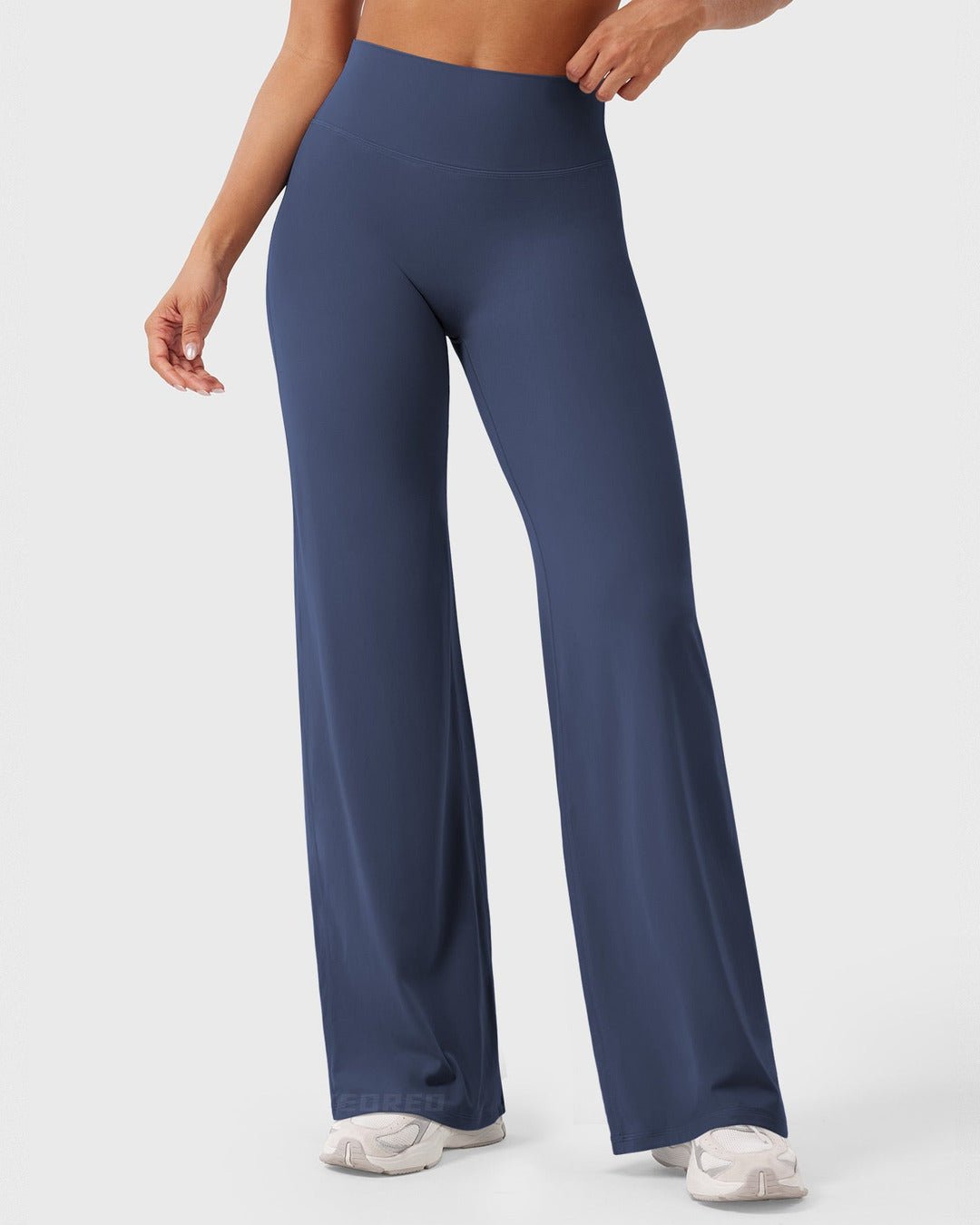Everyday Straight-Leg Legging Pant in Navy