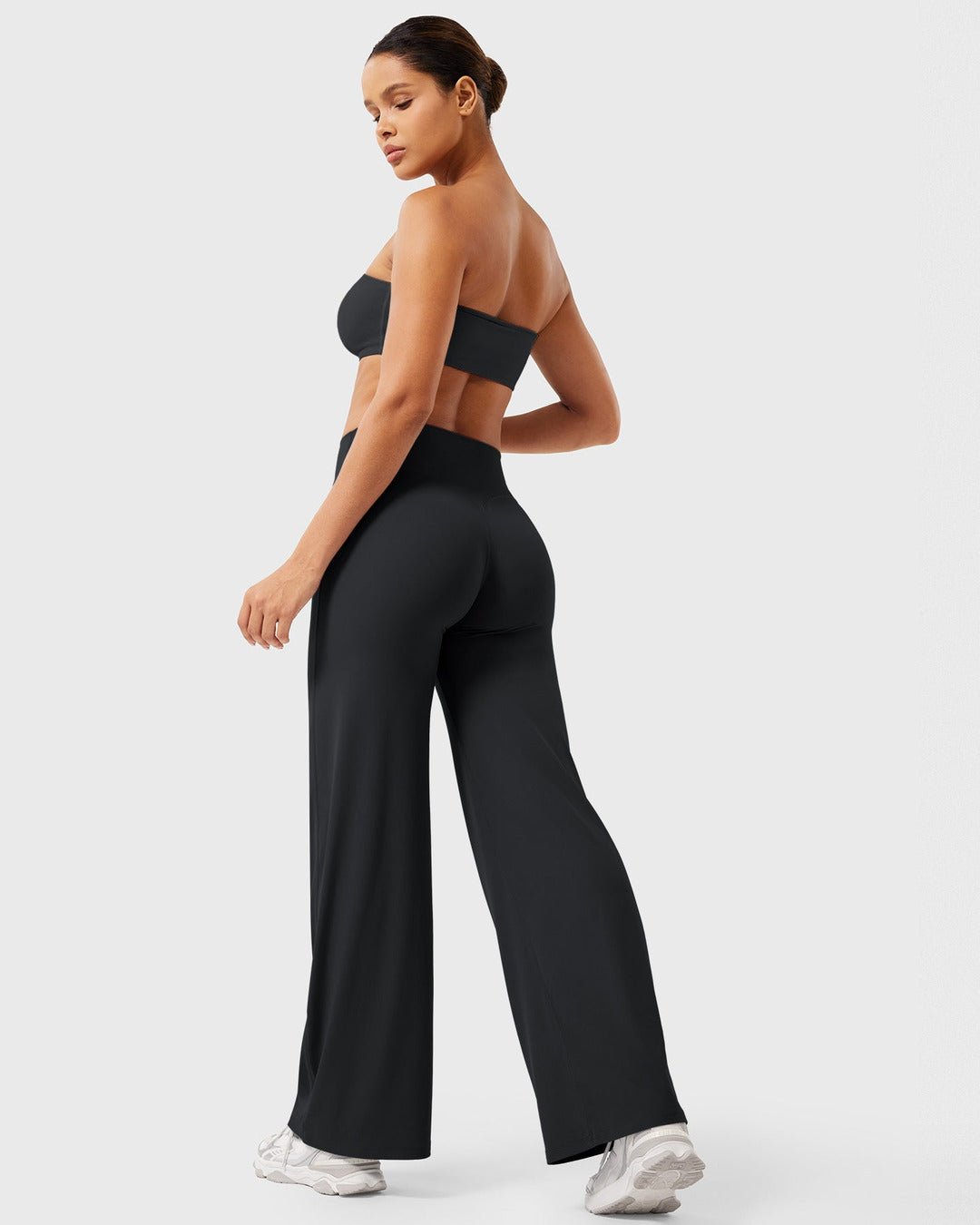 Everyday Straight-Leg Legging Pant detail